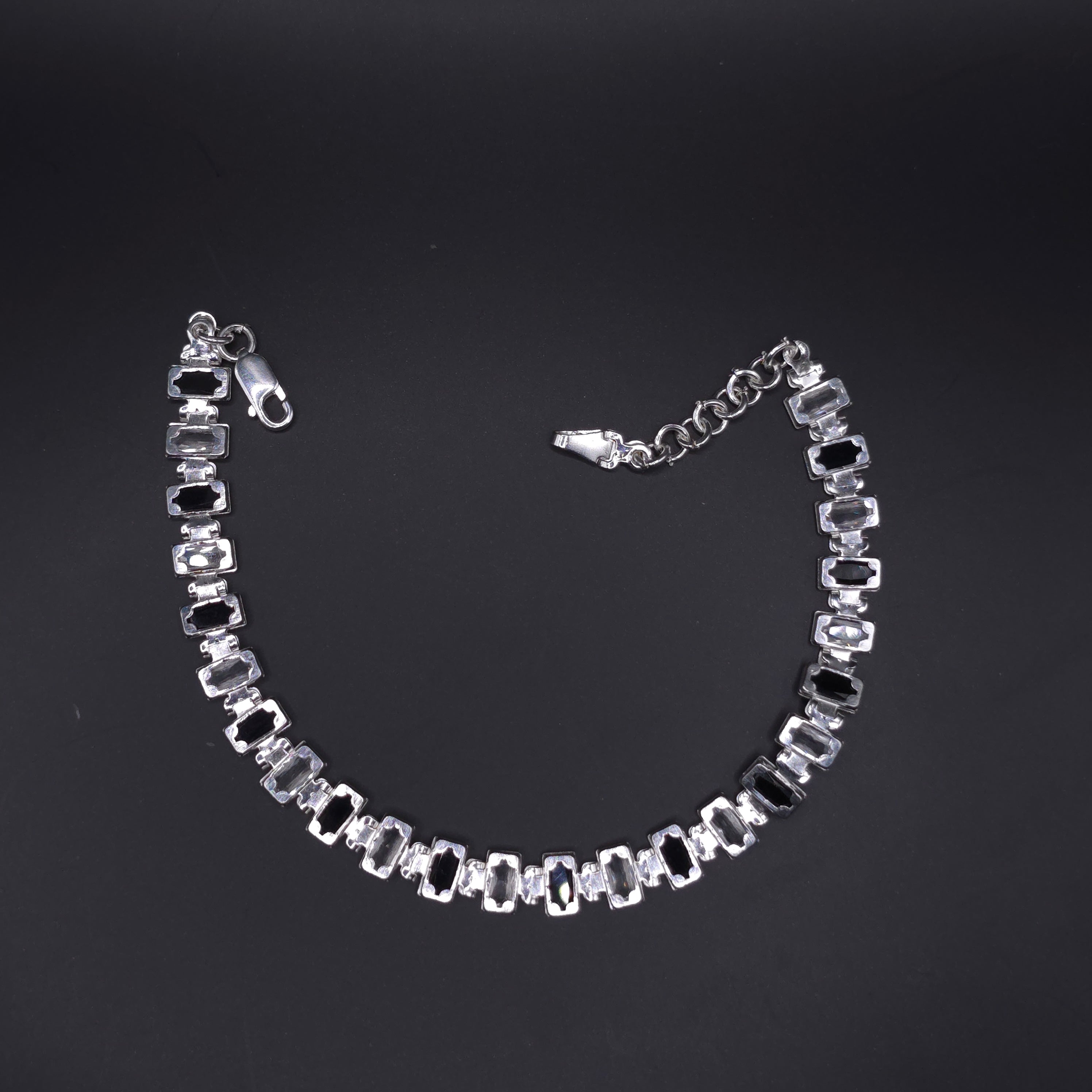Cadena con Circonia Negra 21 cm – Estilo Sofisticado en Plata 925