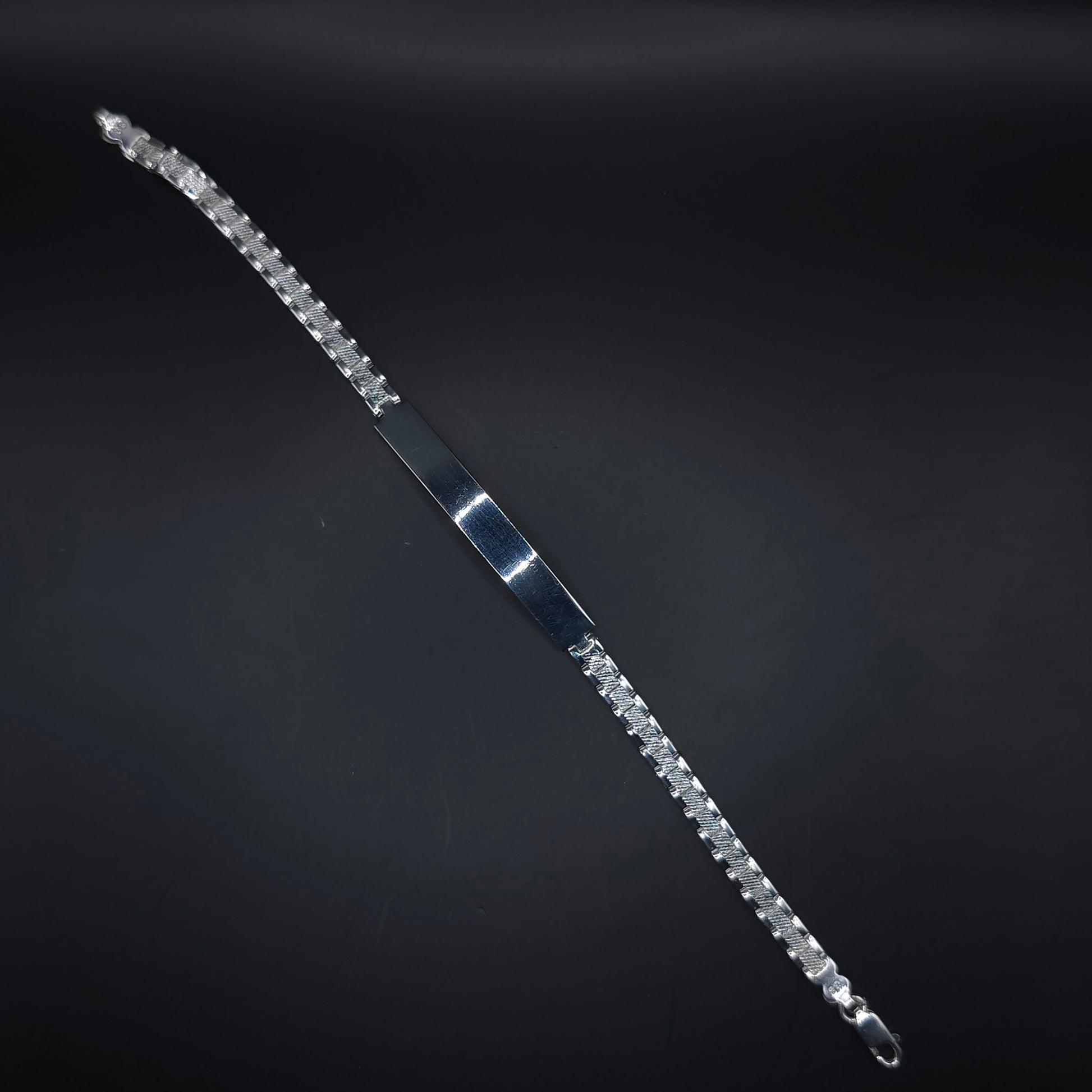 Esclava Bordada – Detalle Artesanal en Plata 925 (21cm)