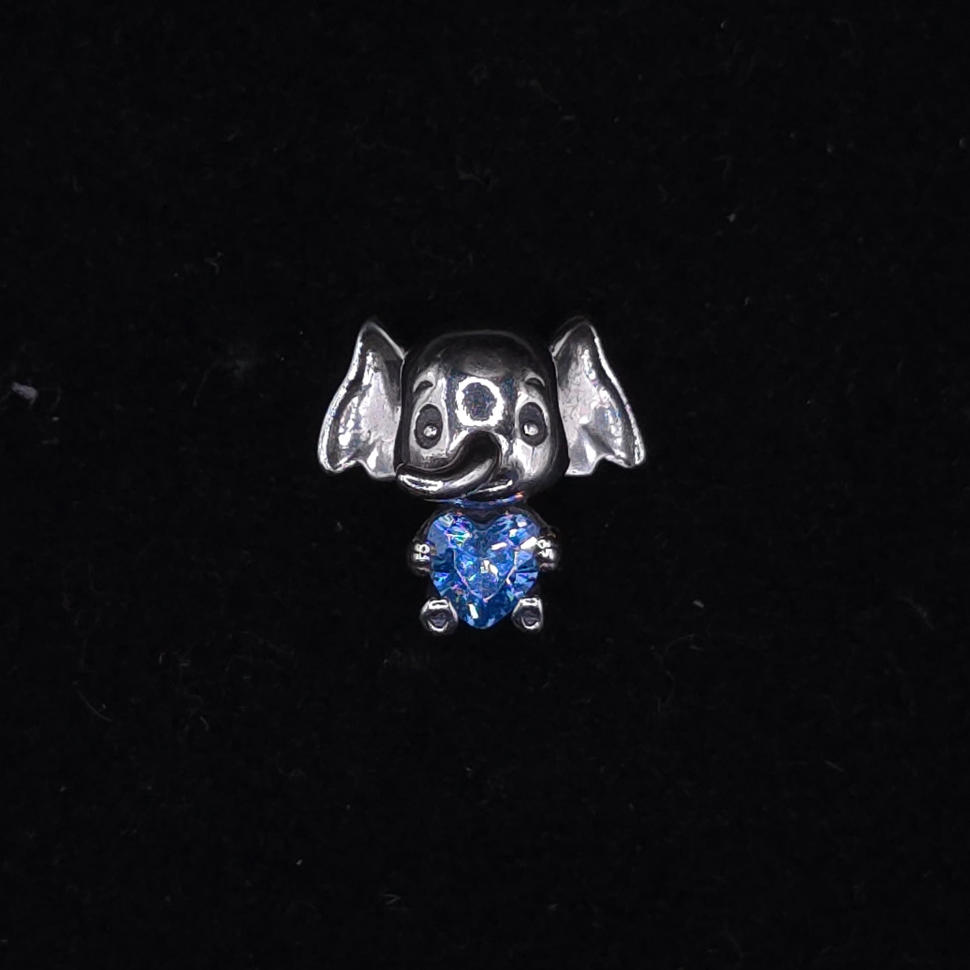 Charm Elefante c/circonia – Sabiduría y Buena Suerte en Plata 925