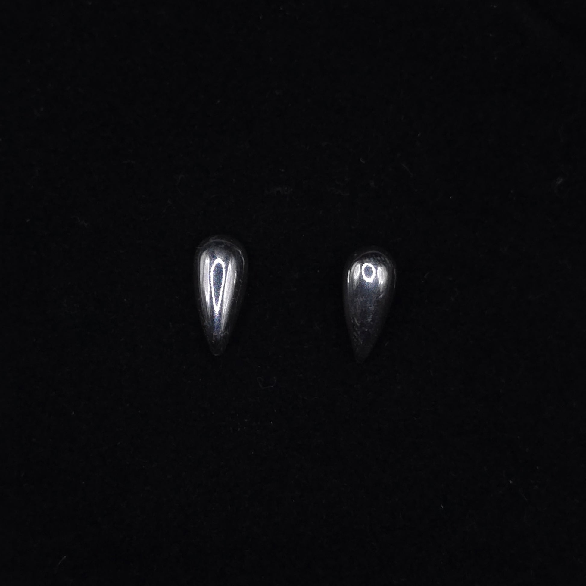 Gotas de Plata – Elegancia Pura, Estilo Atemporal