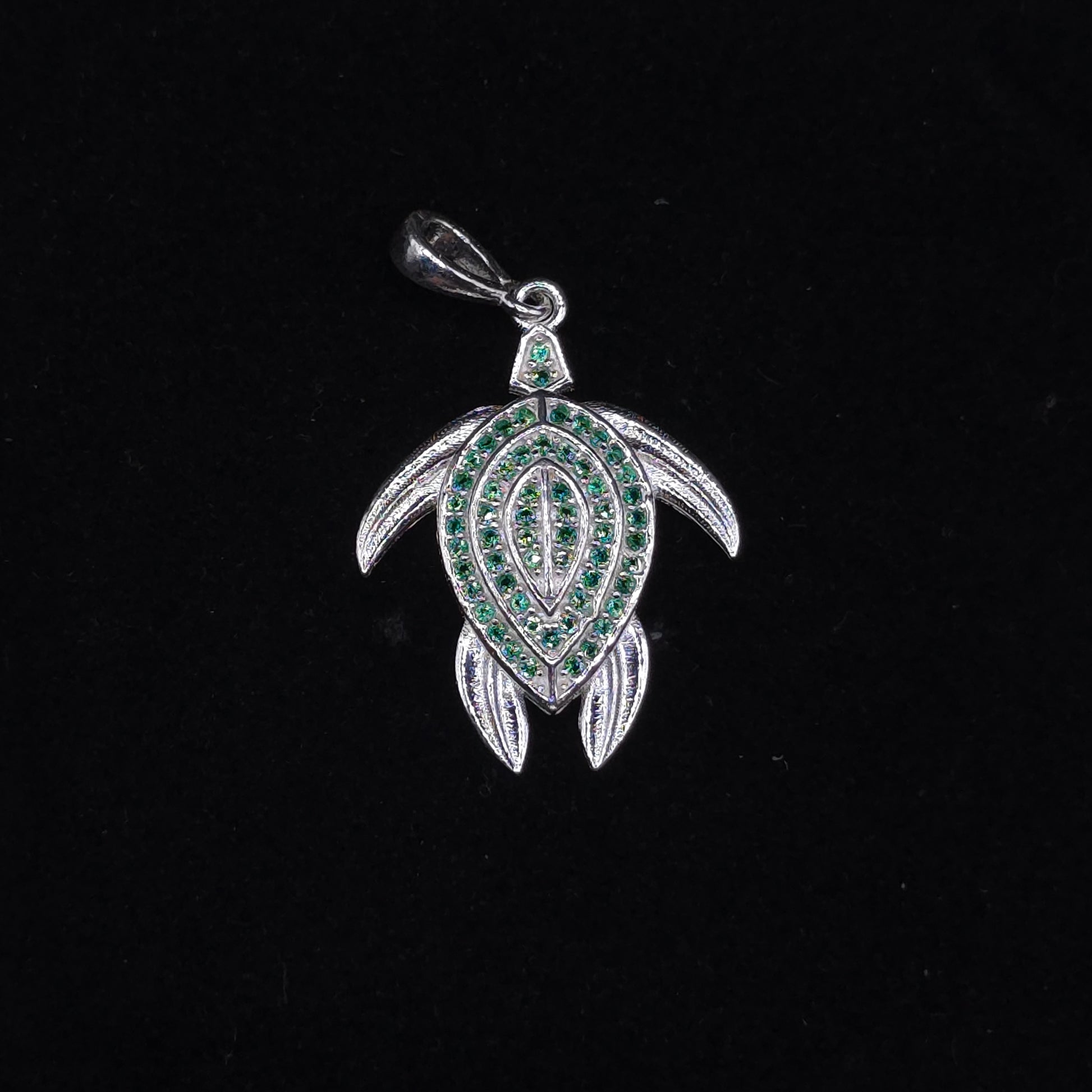Dije Tortuga Brillante – Sabiduría que Resplandece en Plata 925