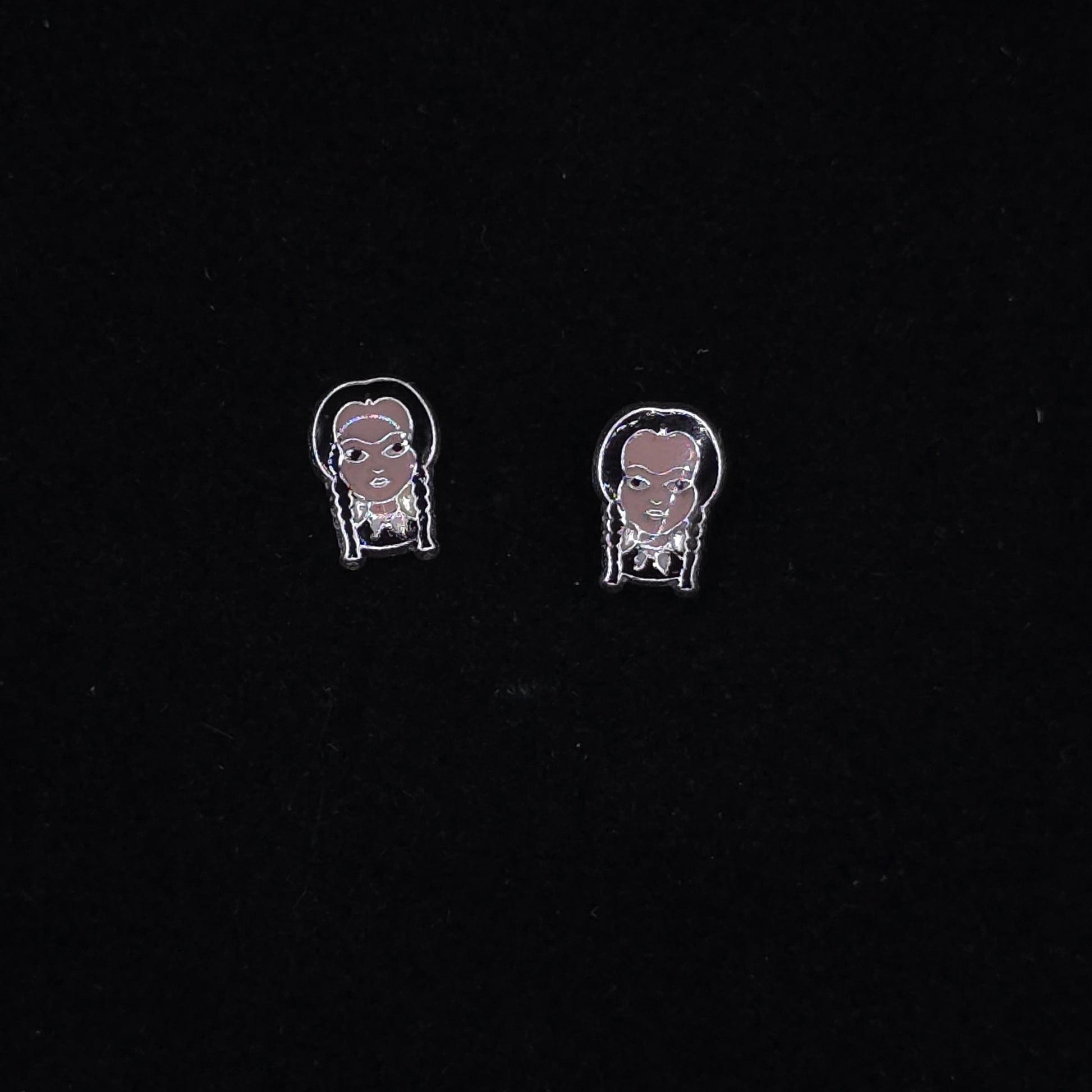 Aretes Merlina – Oscura Elegancia en Plata 925